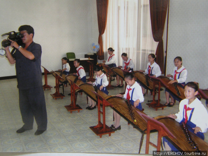 Занятия в Доме пионеров Пхеньян, КНДР