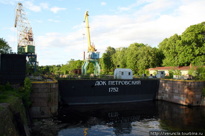 Петровский док. Кронштадт, Россия Петровский док. Кронштадт, Россия