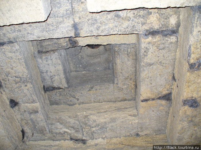 Мелек-Чесменский курган внутри — потолок погребальной камеры