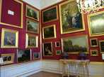 Часть картинной галереи в зале императрицы.