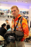 Валерий Шанин в магазине фототехники