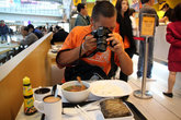 В гонконгском аэропорту кормят вкусно и сравнительно дешево