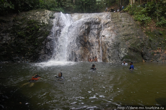Водопад Сунгай Седат Штат Селангор, Малайзия