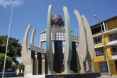 Монумент в Тумбесе