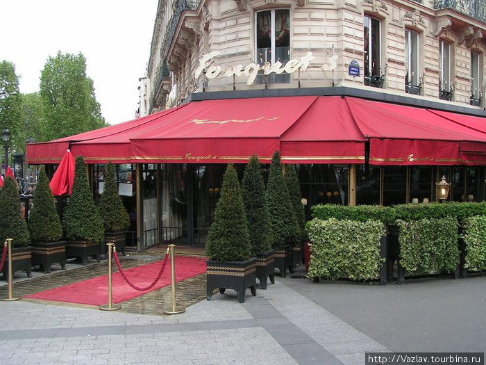 Дорогущий ресторан Париж, Франция