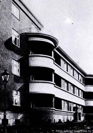 Старая фотография здания в Инстербурге, спроектированного архитектором Шаруном Черняховск, Россия