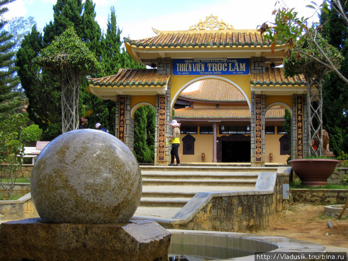 Монастырь Чук-Лам Далат, Вьетнам