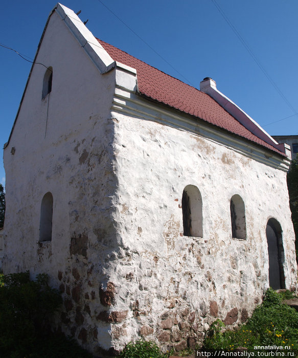 Самый старый дом Выборга. Раньше жилой, построен шведами в 14-15 веке. Выборг, Россия