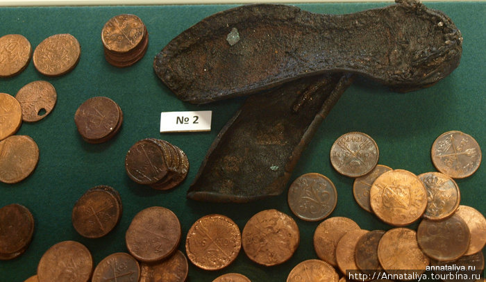 Шведские монеты и остатки ботинка, возможно, принадлежавшего королю Густаву Третьему Выборг, Россия