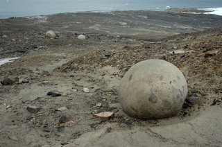 Остров Чамп и его круглые камни