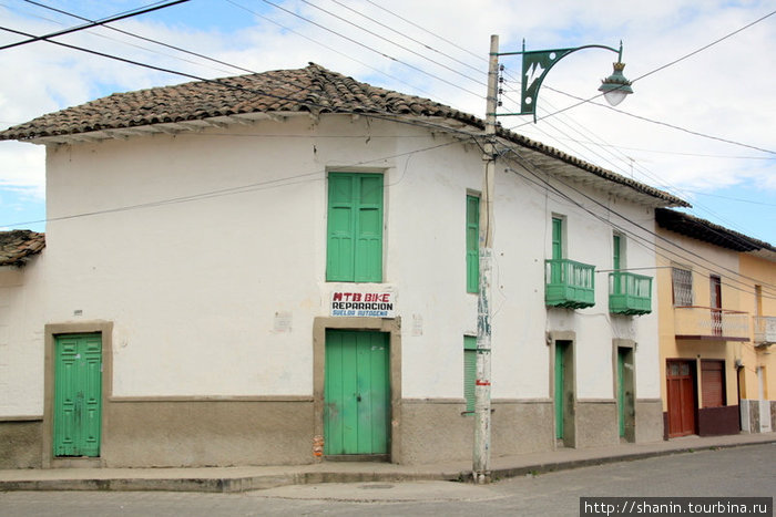 Дом с зелеными дверями Провинция Имбабура, Эквадор