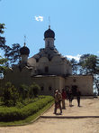 Церковь Михаила Архангела построена в 1667г. Этот храм – самое старинное здание из сохранившихся на огромной территории усадьбы.