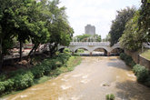 Река в центре города