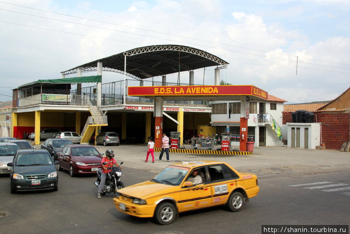 Автозаправочная станция в Кукуте Кукута, Колумбия