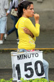 Девушка готова к общению — одна минута 150 песо!