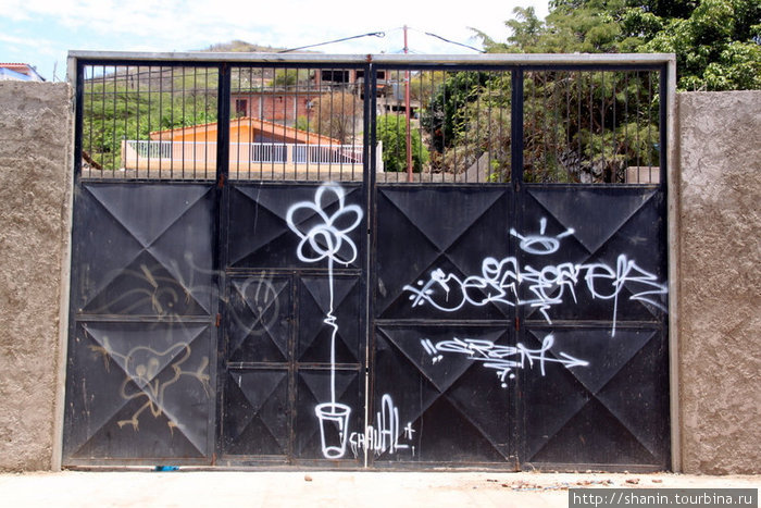 Граффити на воротах Пампатар, Венесуэла
