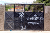 Граффити на воротах