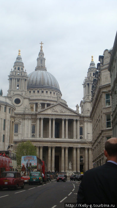 Собор Св.Павла, автобусы и служащие Лондон, Великобритания