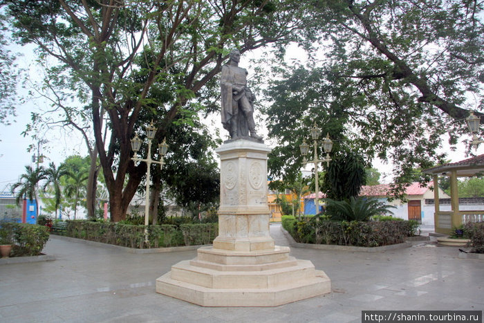Памятник Симону Боливару Сан-Фернандо-де-Апуре, Венесуэла