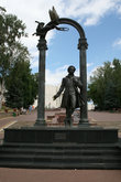 Памятник Пушкину на Московском спуске.