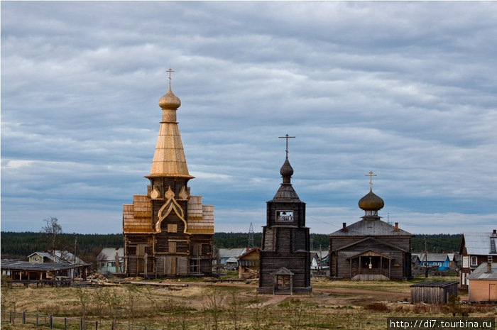 Все три церкви правого берега Варзуги Республика Карелия, Россия