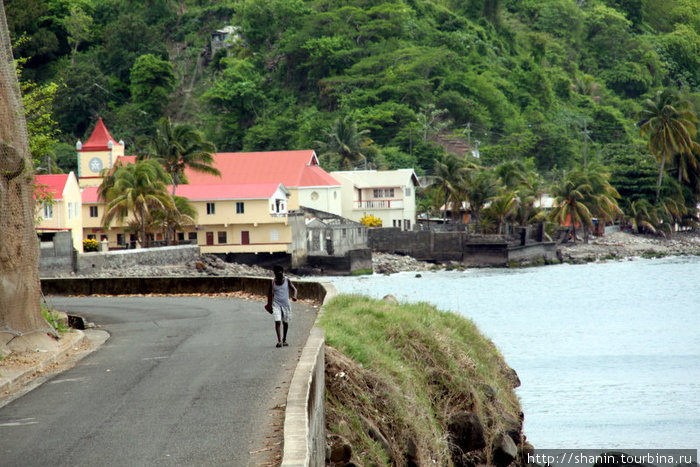 На крутом повороте дороги у поселка Виктория Виктория, Гренада