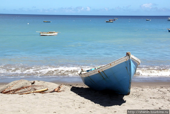 Лодка на песке Гояве, Гренада