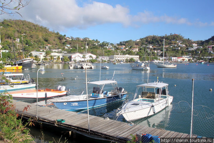 Лодки у причала Сент-Джорджес, Гренада