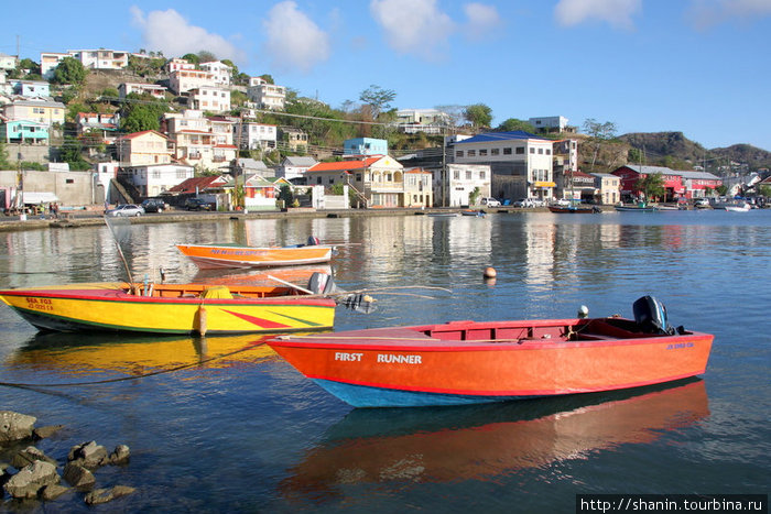 Лодки в порту Сент-Джорджеса Сент-Джорджес, Гренада
