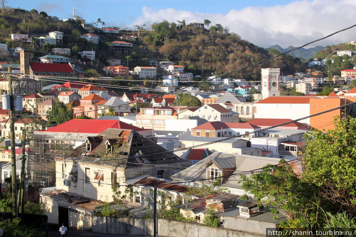 Вид из форта на город Сент-Джорджес, Гренада