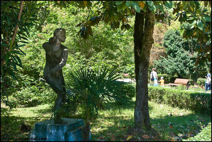 Остатки советской скульртуры Новый Афон, Абхазия