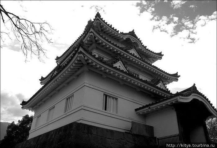 Замок Увадзима (один из двенадцати, сохранившихся до наших дней) Увадзима, Япония