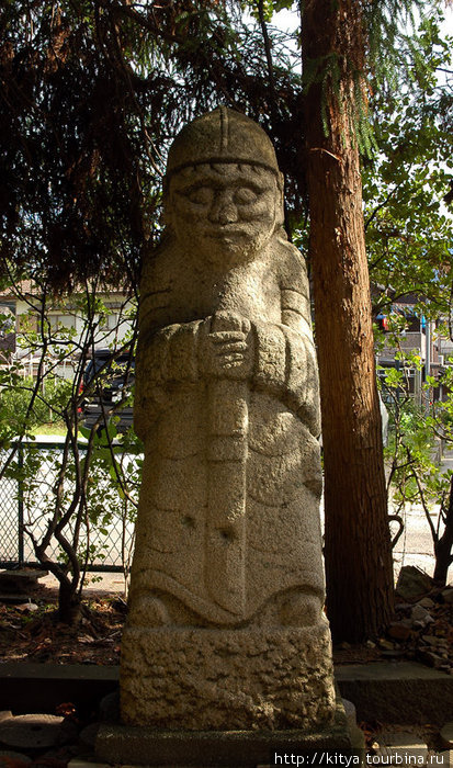 Статуи в святилище плодородия. Увадзима, Япония
