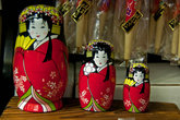 Японские матрешки в сувенирной лавке Соункё Онсэн