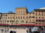 La Piazza del Campo — главная площадь Сиены