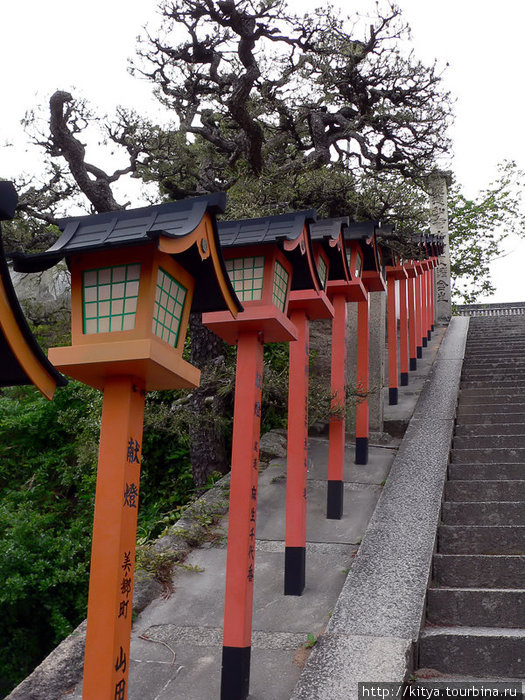 Лестница к одному из храмов. Ономити, Япония
