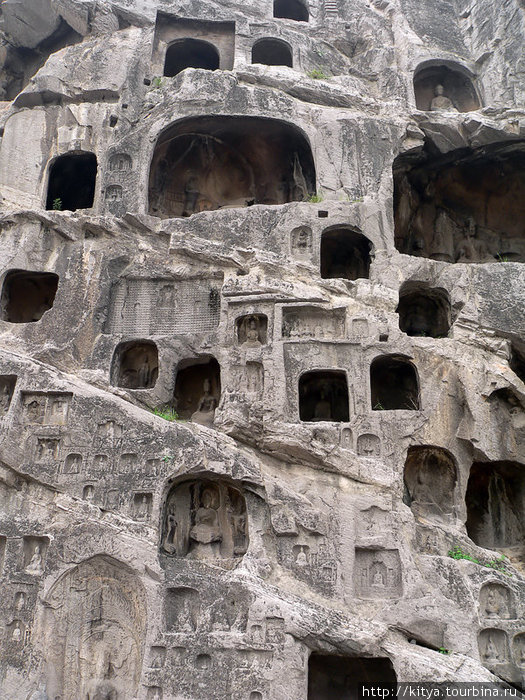 Пещеры Лунмэнь Лоян, Китай