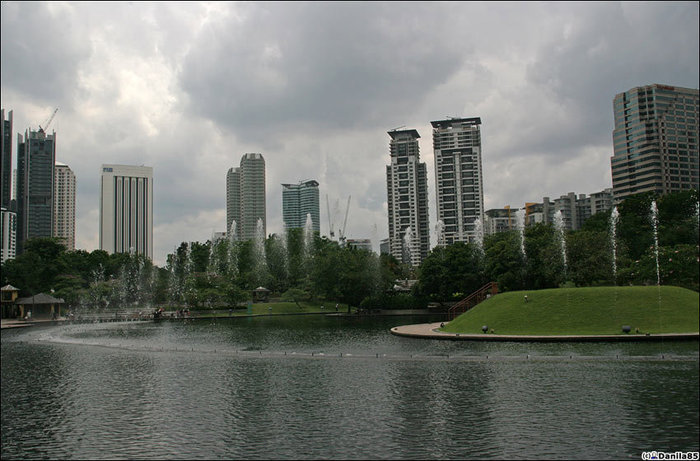 Парк, и просто город. Куала-Лумпур, Малайзия
