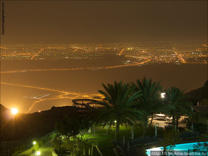Аль-Аин ночью Аль-Айн (Аль-Хили), ОАЭ
