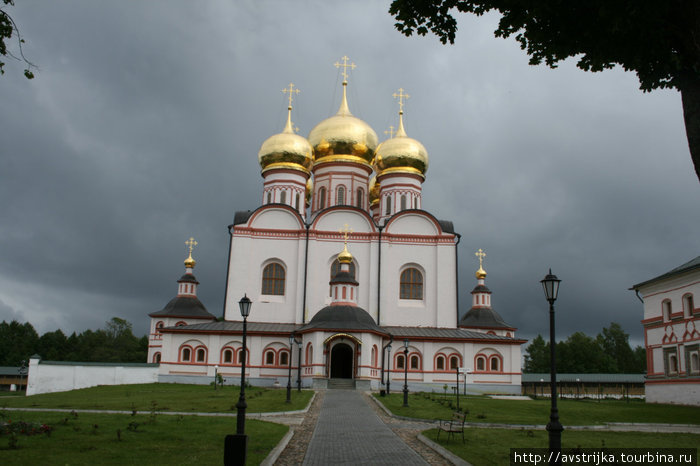 Святое место по пути из Питера в Москву Валдай, Россия