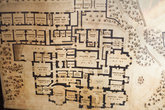 Карта замка напоминает волшебную карту из Гарри Поттера, неправда ли?