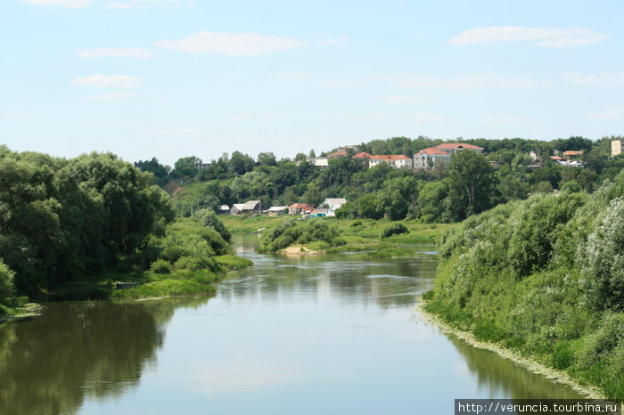Река Мокша и городок на холме. Краснослободск, Россия