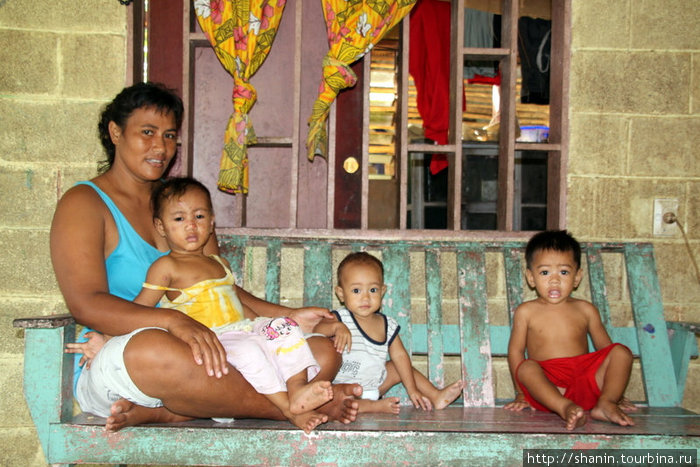 В самоанской семье много детей Остров Савайи, Самоа