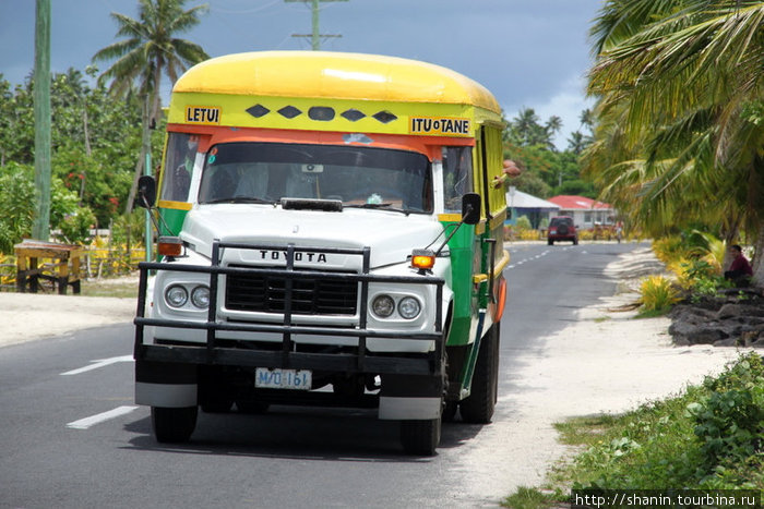 Автобус на дороге Остров Савайи, Самоа