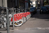 Велосипедная прокатная индустрия принадлежит той же организации, что и прочий городской транспорт в Лионе