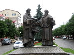 Мукачево. Памятник Кириллу и Мефодию.