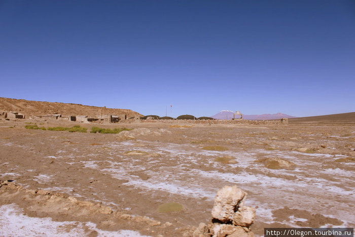 Среди пустыни, в нескольких километрах граница Чили Департамент Потоси, Боливия