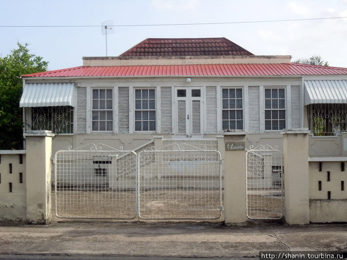 Поселок на юго-западе Хастингс, Барбадос