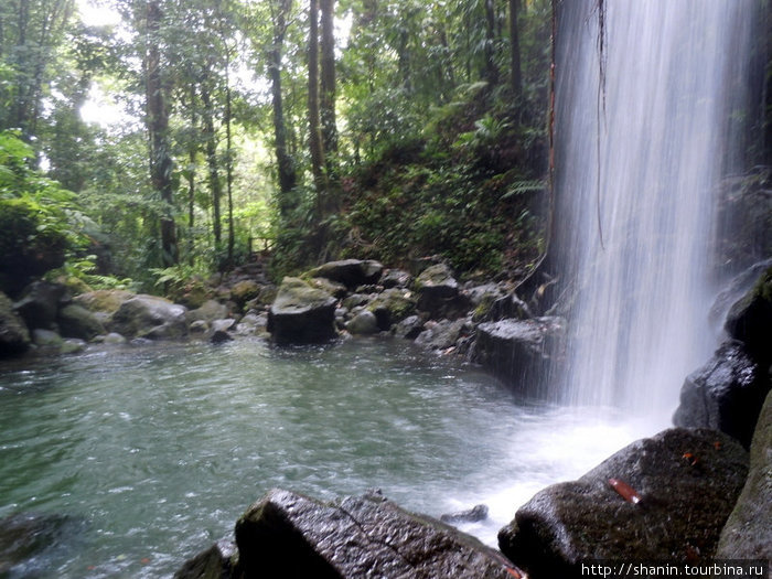 Водопад Изумрудный Округ Сент-Джордж, Доминика