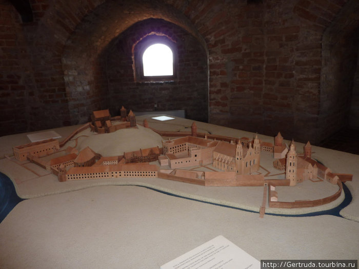 Еще одна модель древнего замка. Литва